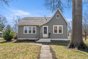 Photo 1 of 5018 Urbandale Avenue, Des Moines